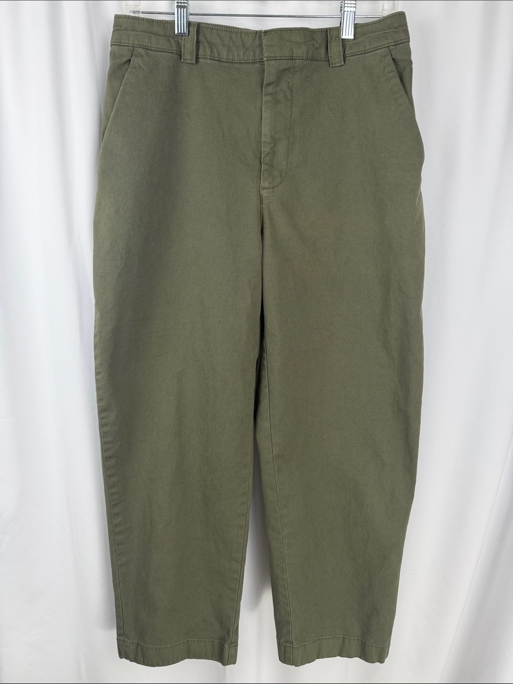 GAP Straight Up Khaki Olive Green Cropped Pants – Size 6